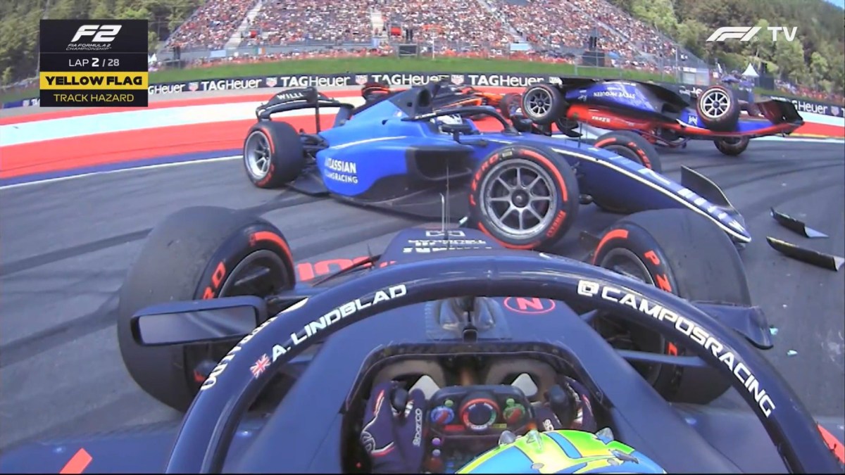 Meguetounif força ultrapassagem e capota sobre Lindblad e Browning em sprint da F2 na Áustria