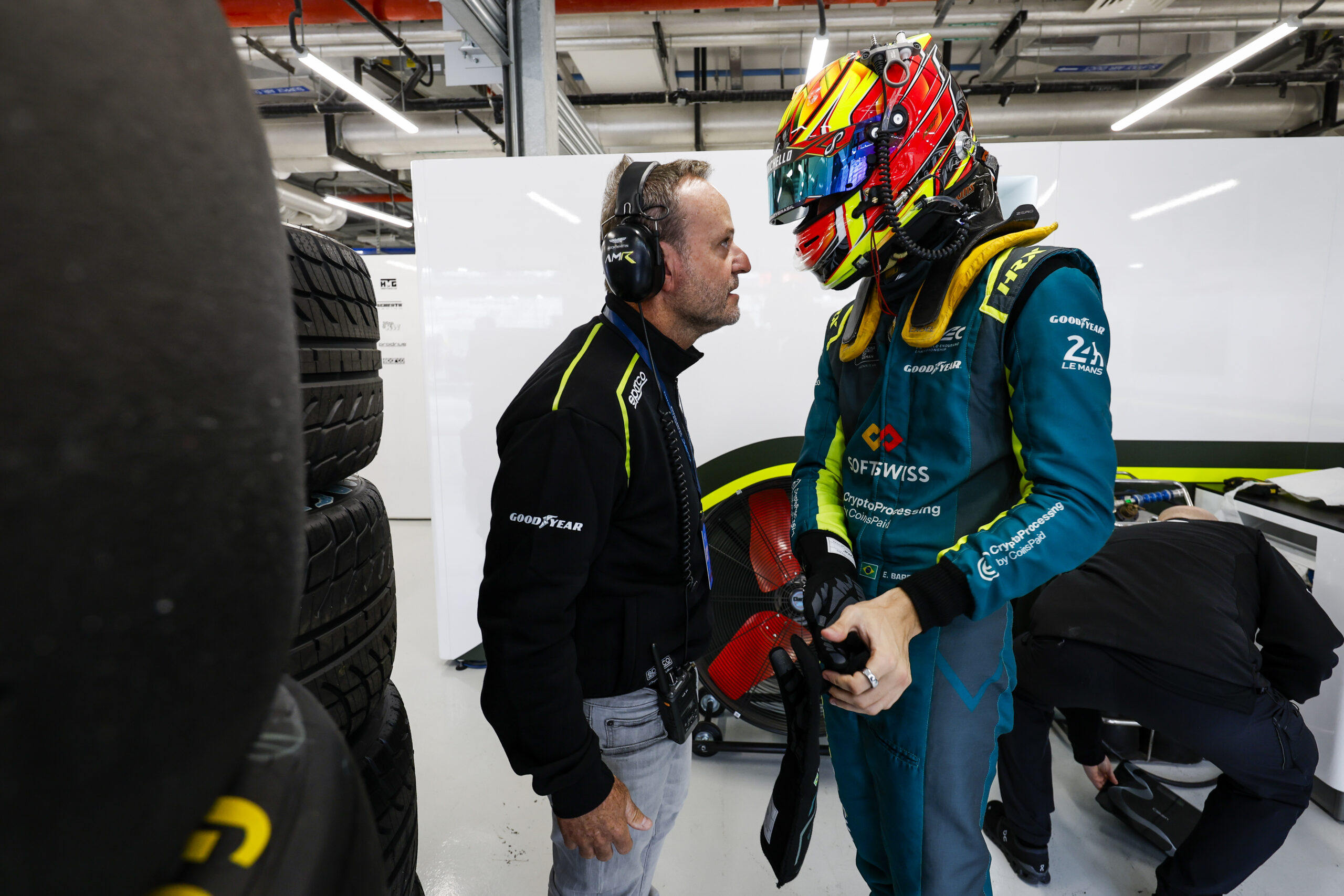 Barrichello sugere retorno e revela sonho de trio com filhos em Le Mans: “Quero correr”