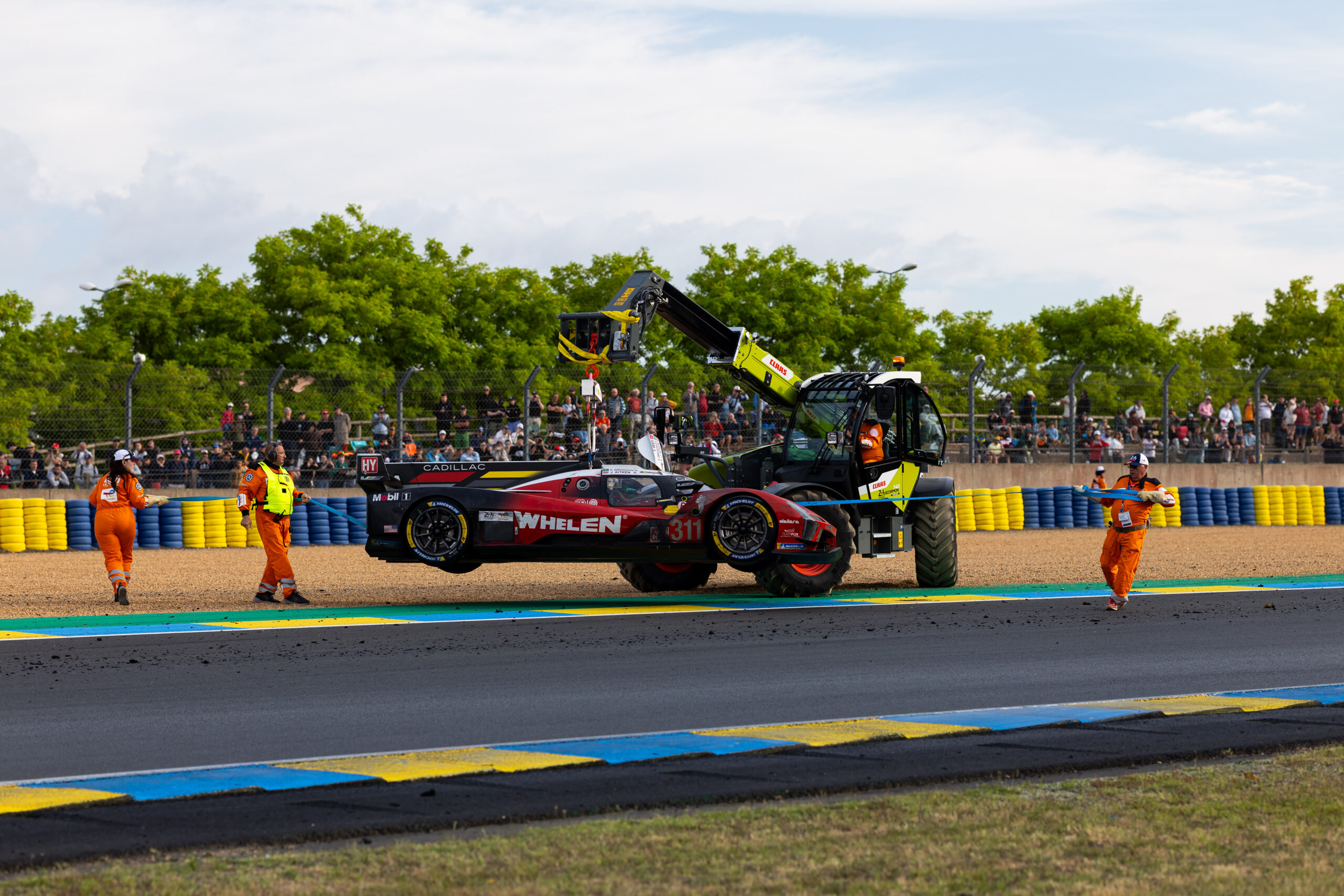 Drugovich abandona 24 Horas de Le Mans após Cadillac #311 parar na brita com Vesti