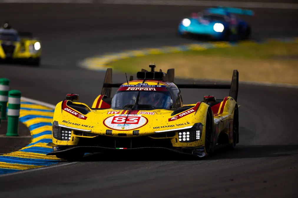 Ferrari se mantiene al frente en Le Mans tras 21 horas; Varrone es 16°; López, 5° en LMGT3