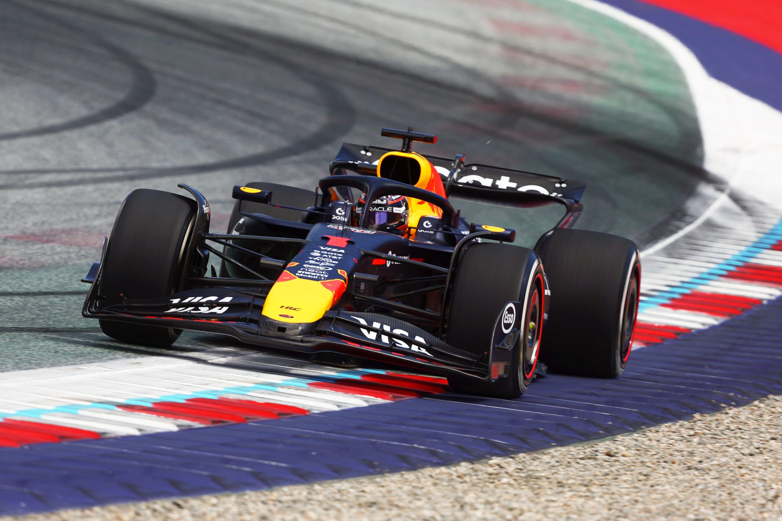 Verstappen admite que estaría «a kilómetros de la pole sin bandera amarilla» en Austria