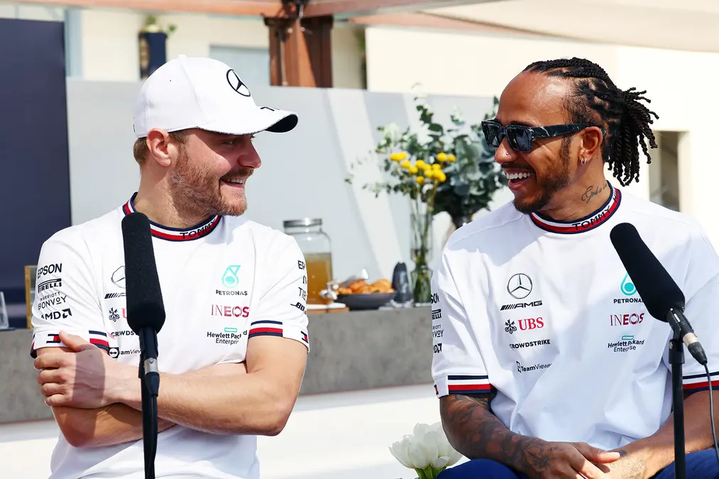 Bottas ve un ambiente “más tranquilo” sin Hamilton en Mercedes: “Difícil de describir”
