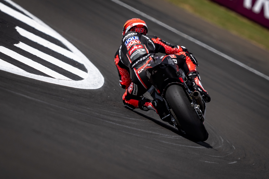 González voa no fim e lidera primeiro dia de treinos da Moto2 em Aragão. Moreira é 2º