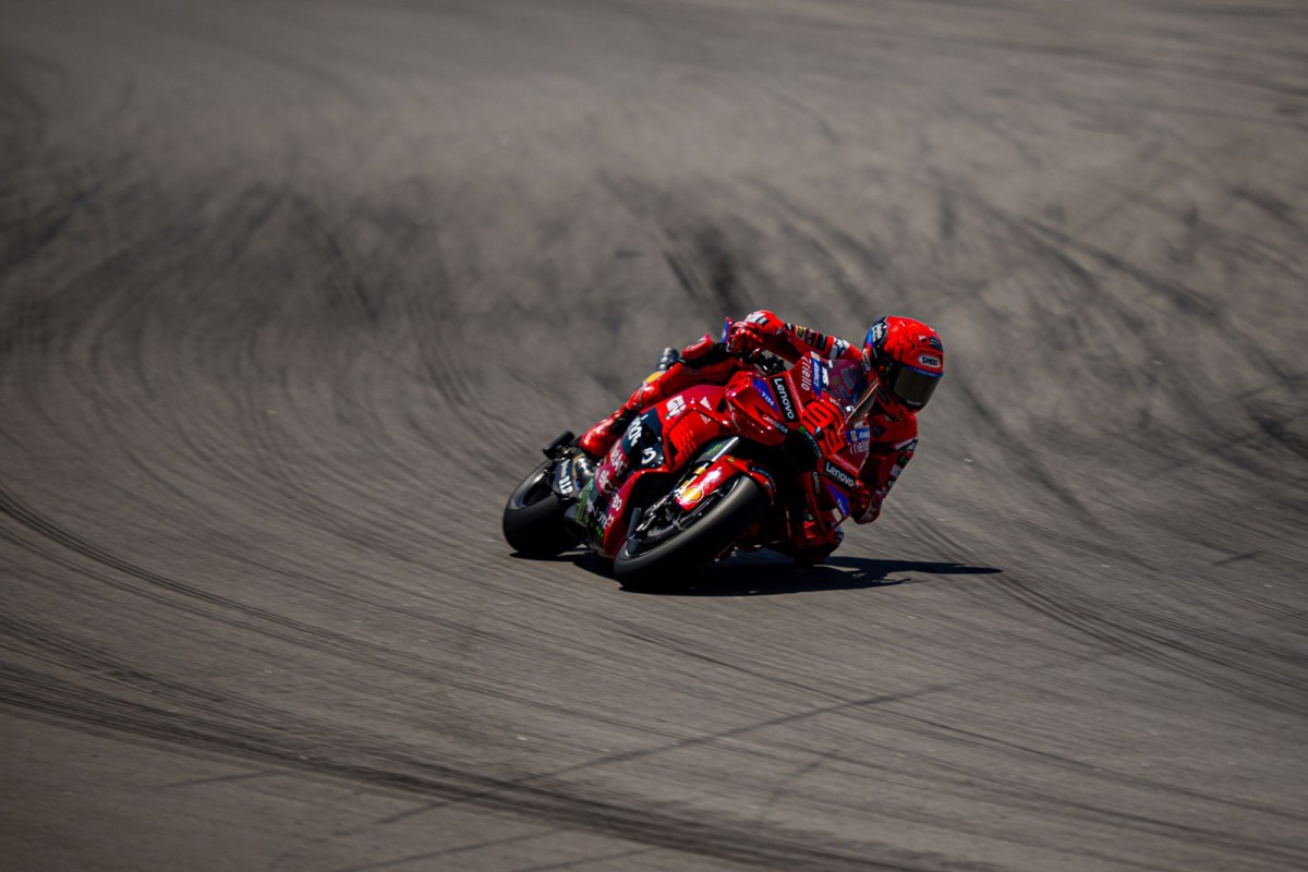 Marc Márquez diz que Ducati “quer se diferenciar”, mas vê GP25 e GP24 iguais