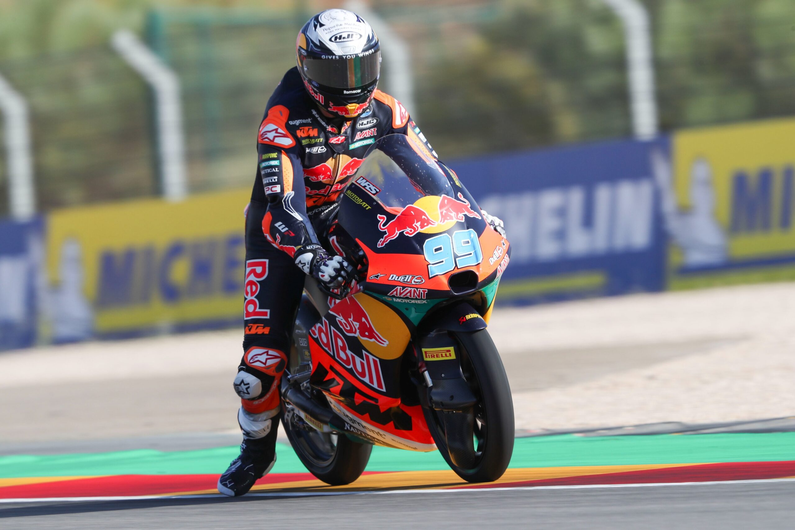 Rueda confirma favoritismo no fim e crava pole da Moto3 em Aragão. Piqueras é 10º