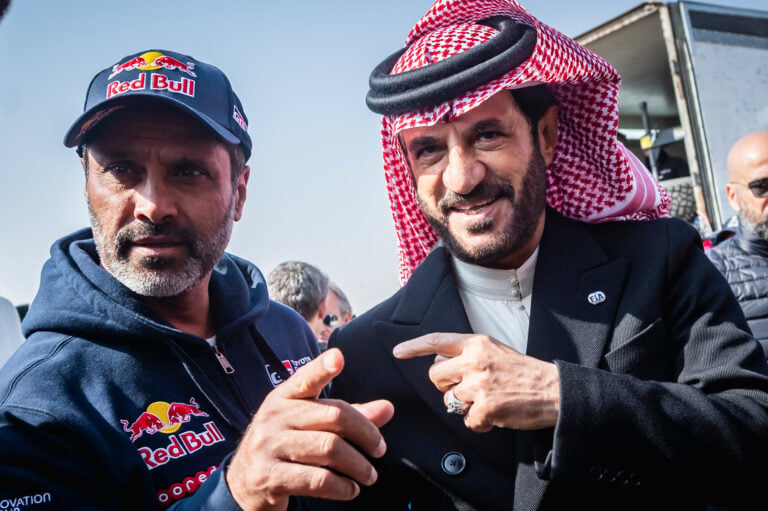 Al-Attiyah destaca fuerza de Ben Sulayem en la FIA y desdeña a Sainz: “No será presidente”