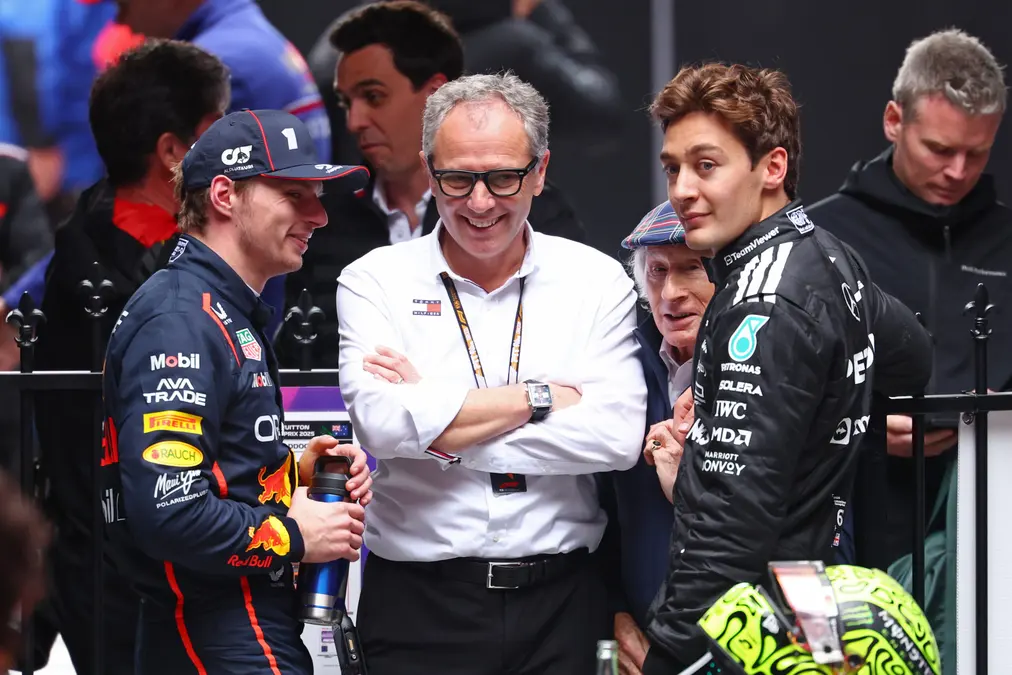 Russell afirma que Verstappen le “quería demostrar quién manda” en Barcelona