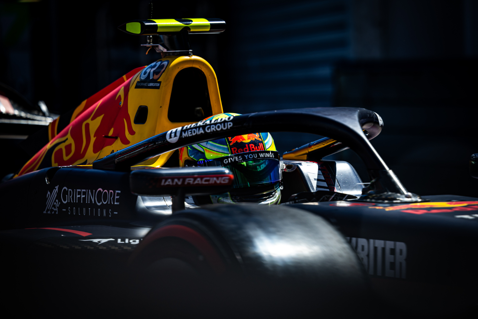 Lindblad dita ritmo e vence com tranquilidade corrida 2 da F2 na Espanha. Dunne é 5º