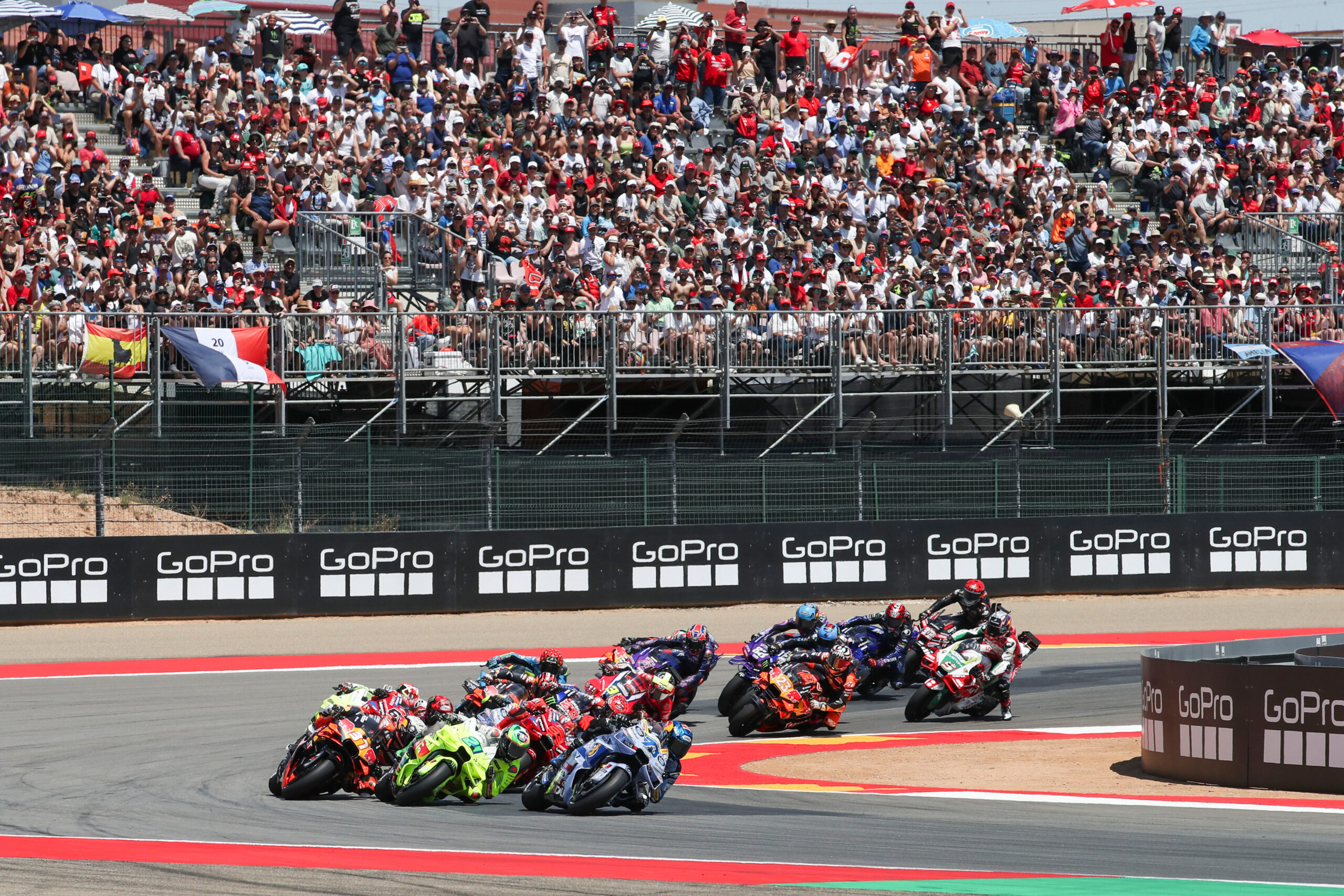 MotoGP vê interesse de Ásia, Oriente Médio e América do Sul e põe GPs na Europa em xeque