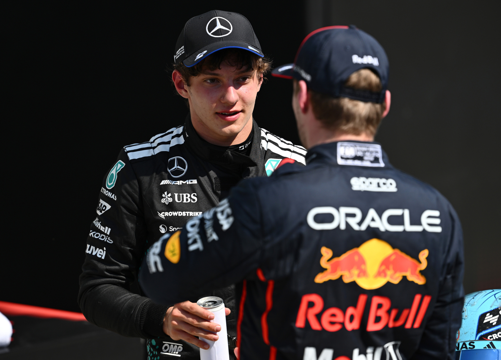 Antonelli cita “inspiração” em Verstappen por juventude: “O que fez foi impressionante”
