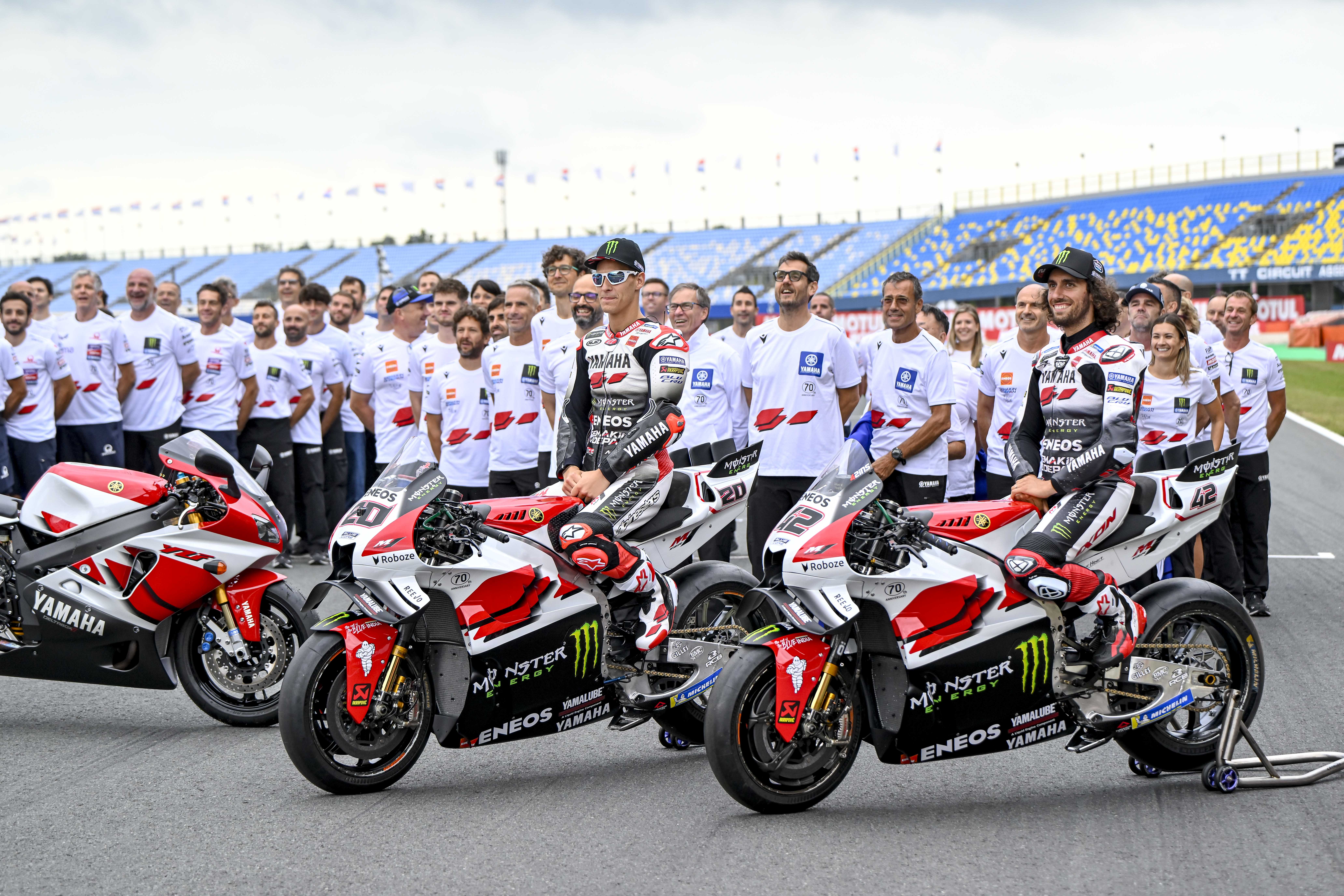 Yamaha revive vermelho e branco em pintura especial para celebrar 70 anos em Assen