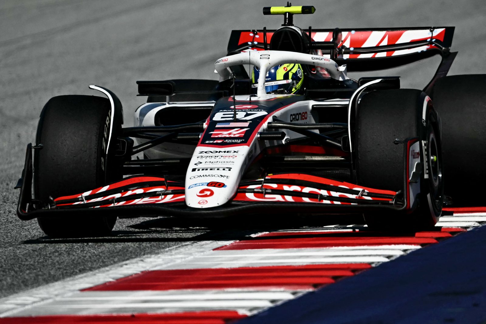 Bearman exalta progresso e “bom ritmo de corrida” em meio a GP da Áustria “complicado”