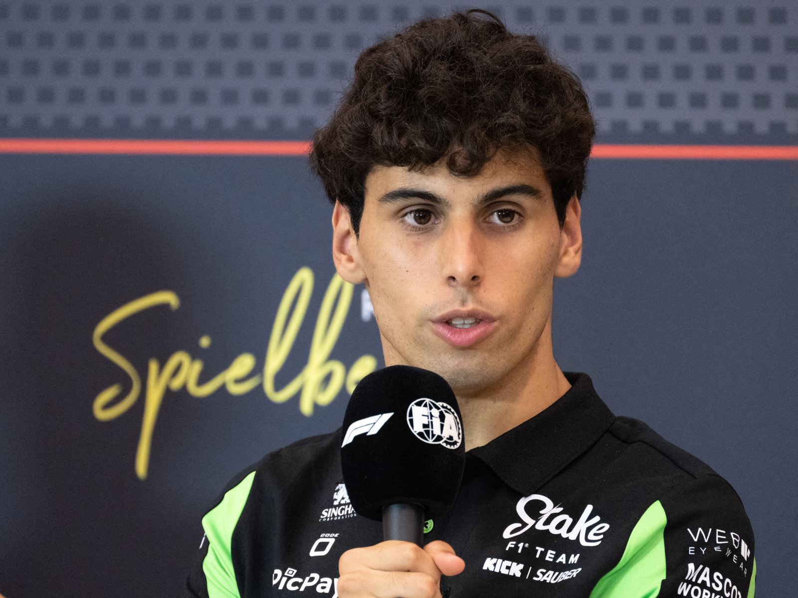 Bortoleto diz que Sauber terá mais peças na Inglaterra, mas refreia: “São pequenos passos”