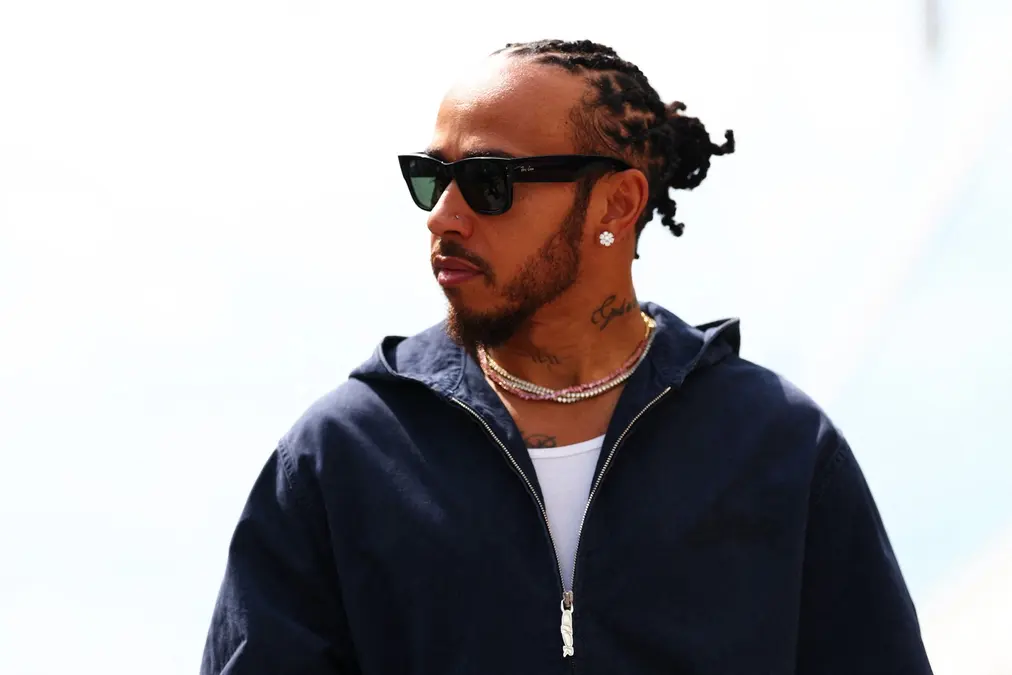 Hamilton elogia a los novatos de F1 ante los ataques en línea: “Los tiempos han cambiado”