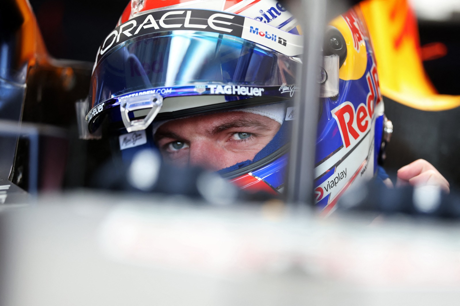 Mercedes vê Verstappen como opção “a longo prazo” e pontua: “Sabemos que tem contrato”