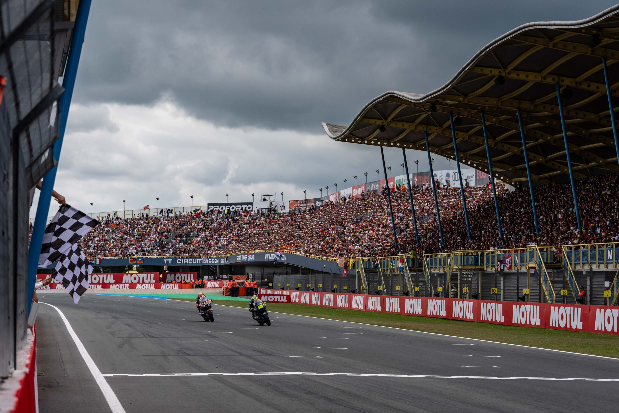 Moreira ultrapassa Canet no fim e vence pela 1ª vez na Moto2 em Assen