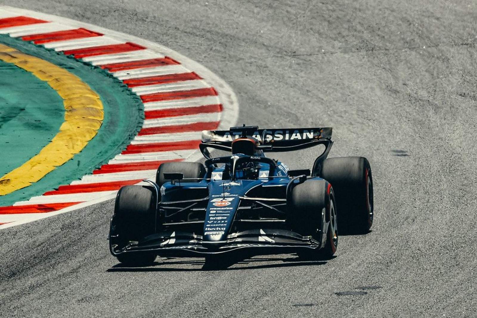 Williams reconoce “falta de ritmo” en España: “La carrera terminó en la primera vuelta”
