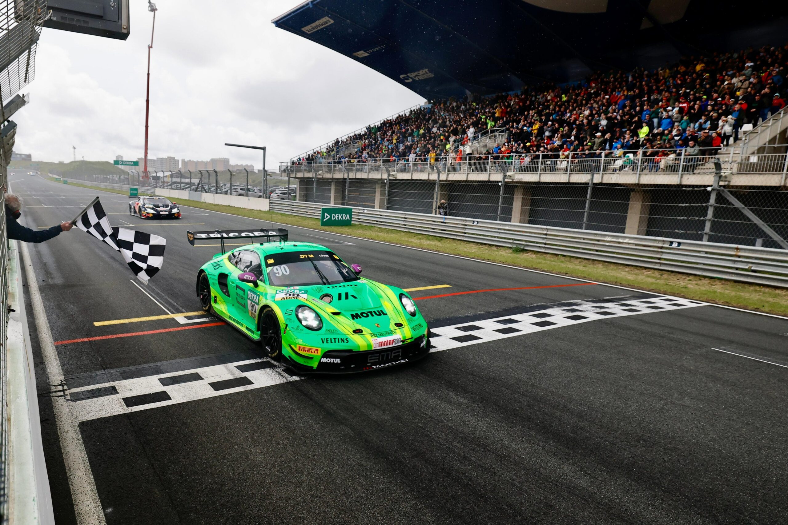 Güven sobrevive ao caos da corrida 1 do DTM em Zandvoort e vence a 2ª na temporada 2025