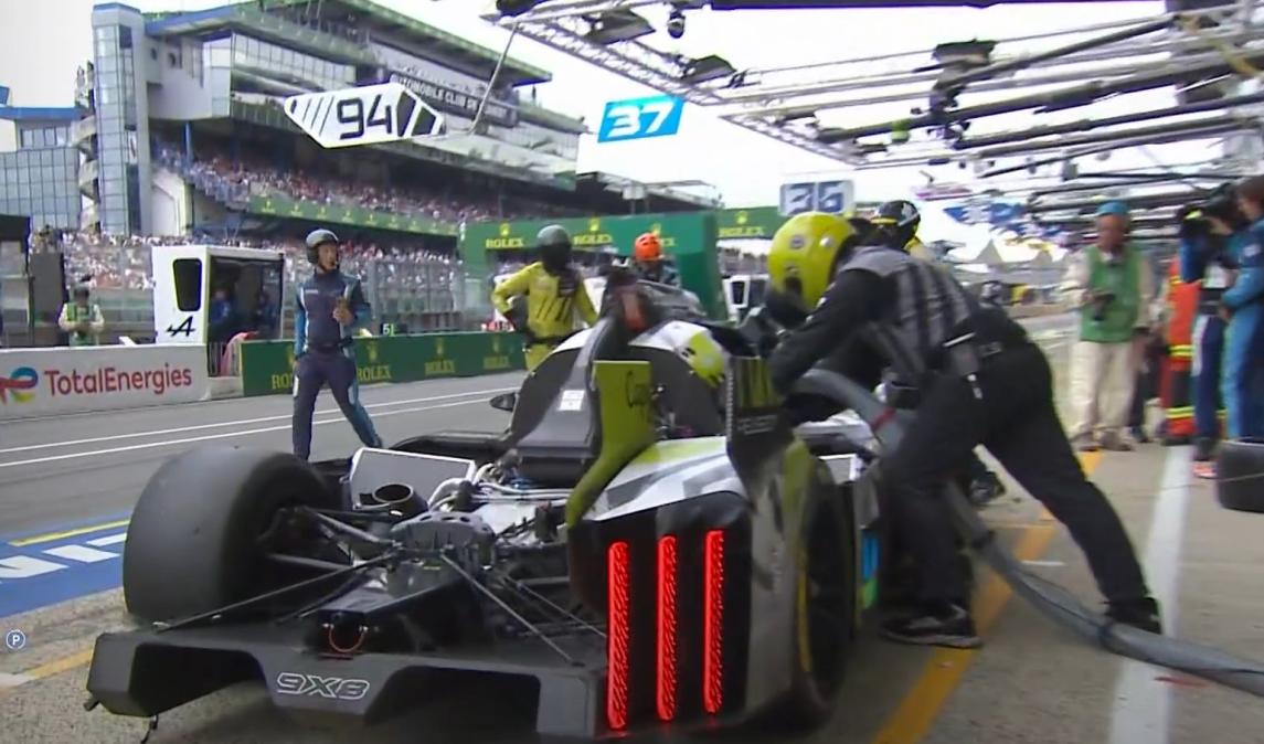 Di Resta pierde el control en las curvas Porsche y se golpea contra las contenciones en Le Mans