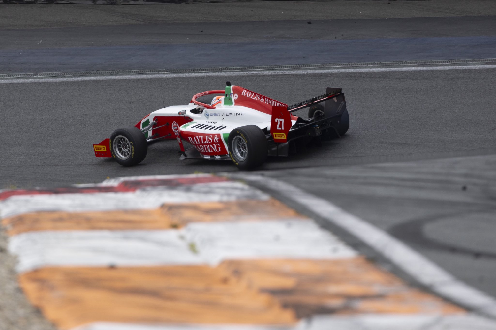 Slater dá bote na largada e vence corrida 1 da FRECA em Zandvoort. Clerot é 2º