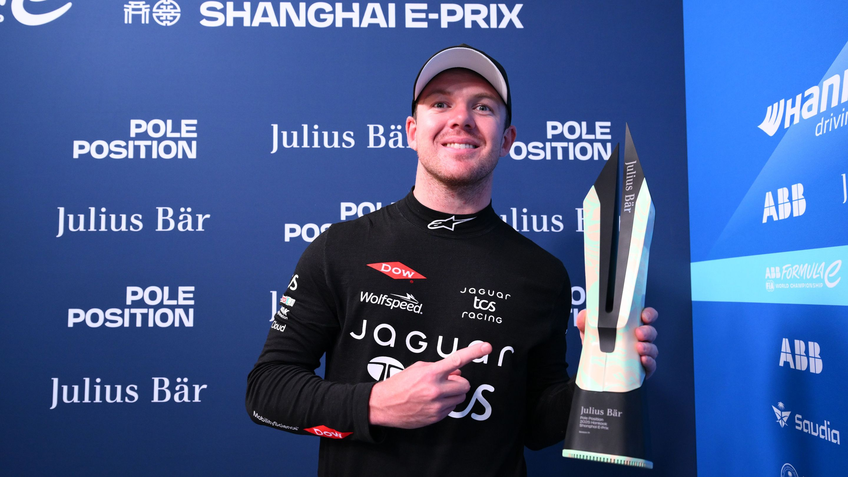 Cassidy comemora pole após superar “pista muito ruim” em Xangai: “Muito orgulhoso”