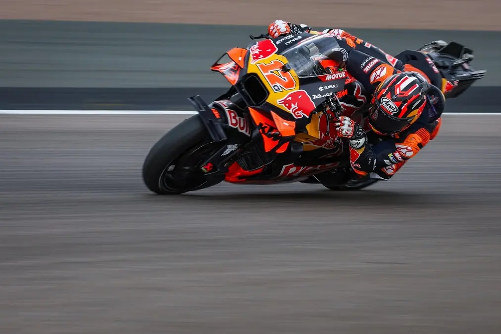 Viñales pasa por una operación tras fracturarse en Alemania y no estará en Brno