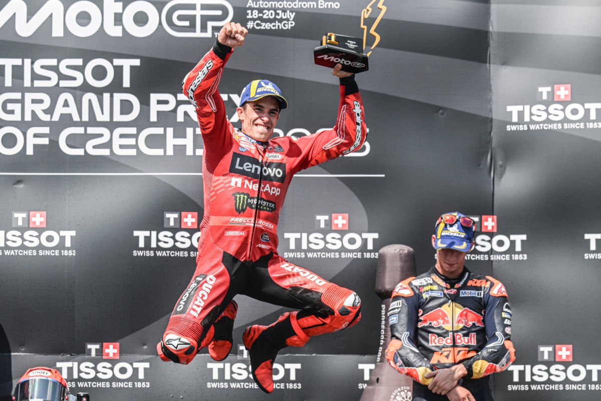 Marc Márquez fica sem rivais e só perde título para ele mesmo