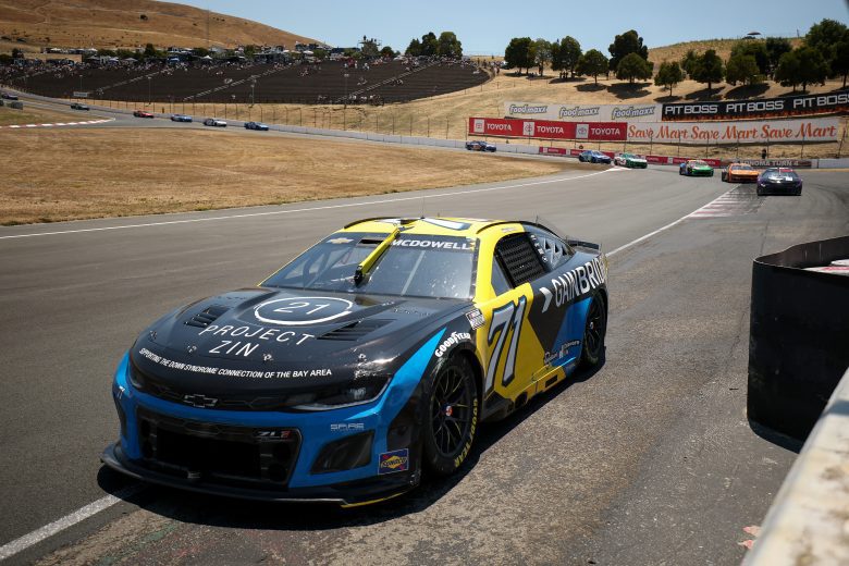 Nascar suspende chefes de equipe de Ware e McDowell após irregularidades no Kansas