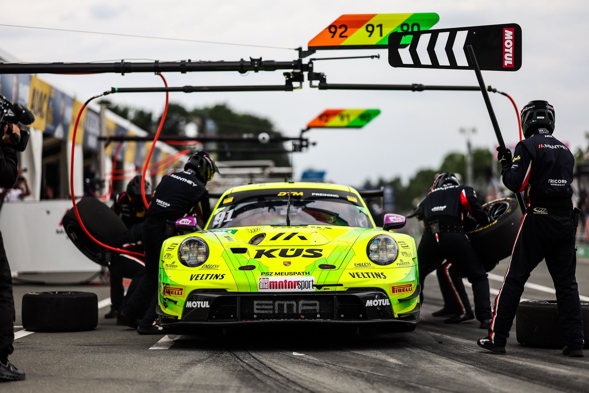 Preining supera Engel e abre DTM 2026 com vitória na corrida 1 da Áustria