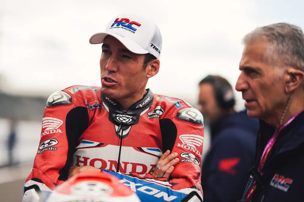Espargaró lamenta el conflicto, pero apoya a Martín contra Aprilia: “No quiere seguir allí”