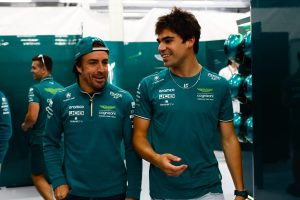 Alonso humilla a Stroll en clasificación, pero convierte su dominio en apenas 7 puntos