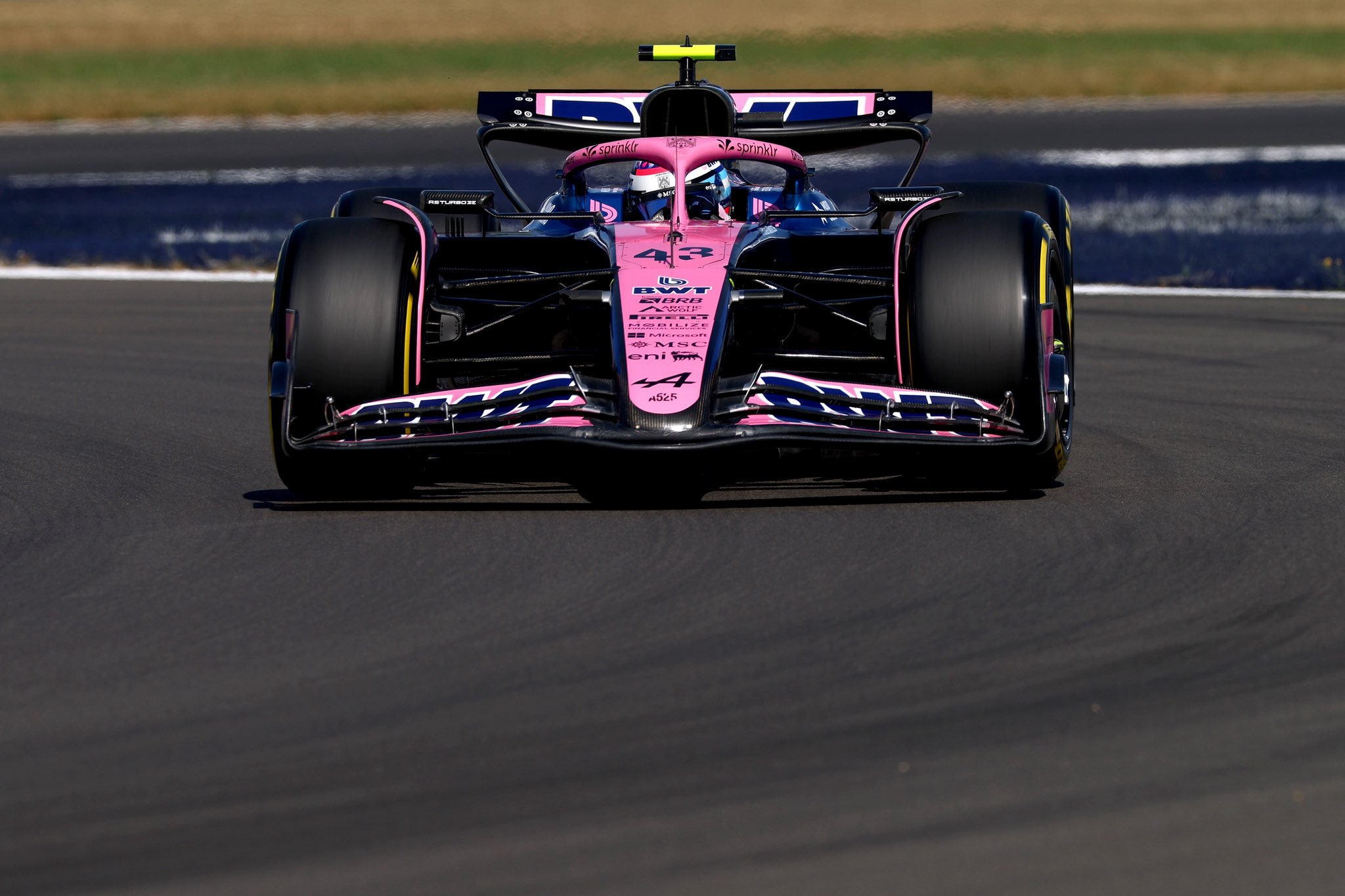 Colapinto ve «mejor viernes» en Silverstone, pero advierte coche «impredecible» con viento