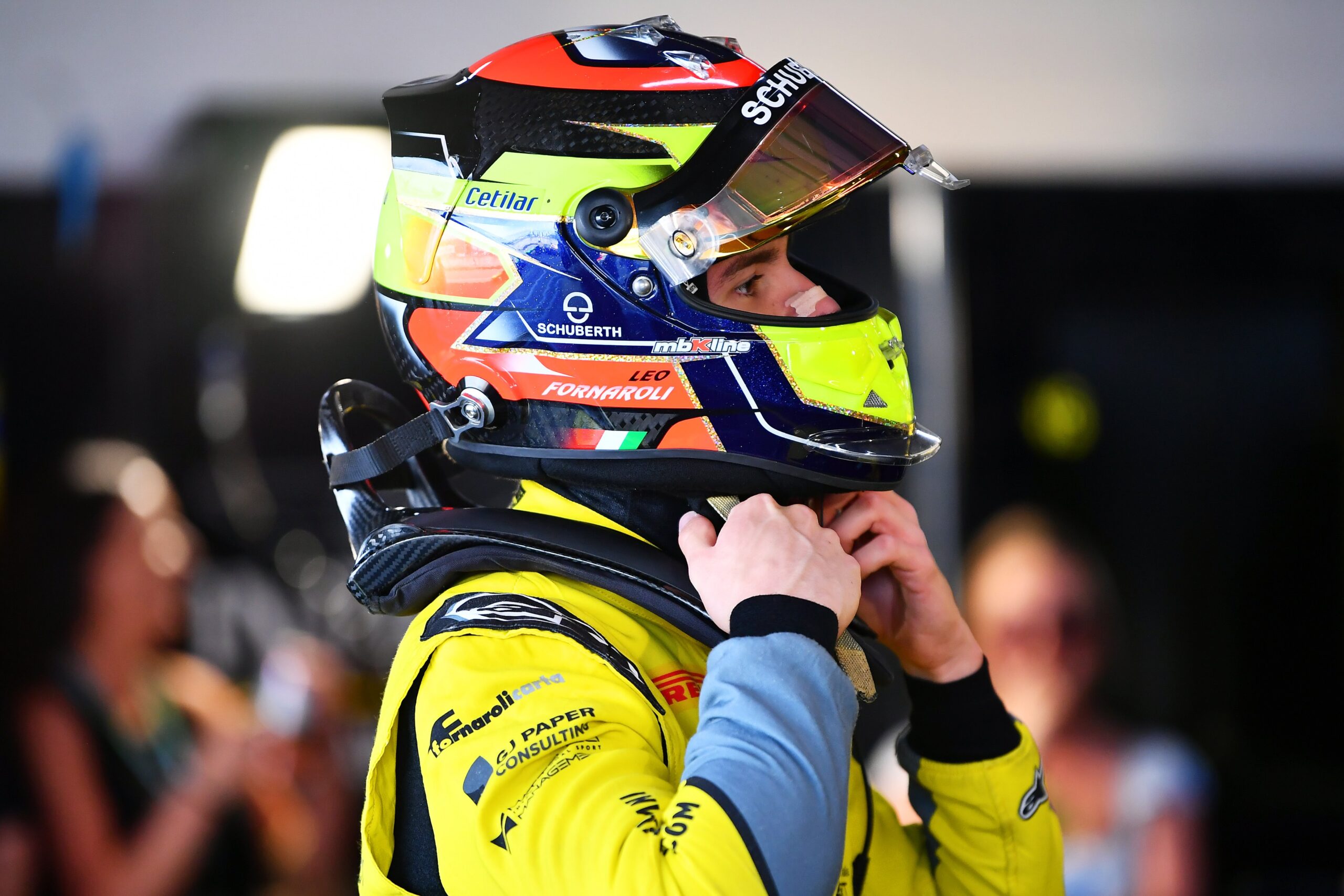 Fornaroli prevalece ante Montoya y conquista la carrera sprint de F2 en Gran Bretaña