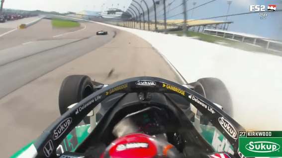 Kirkwood perde controle e bate no muro durante treino da Indy no oval de Iowa