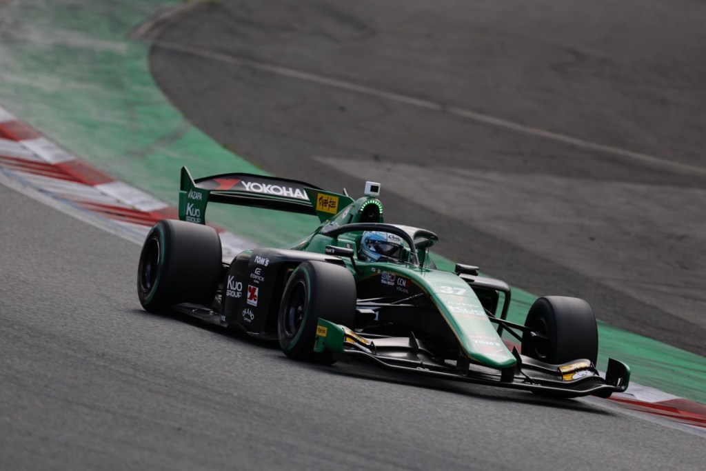 Ohta triunfa en una electrizante carrera de Súper Fórmula en Fuji; Fenestraz, quinto