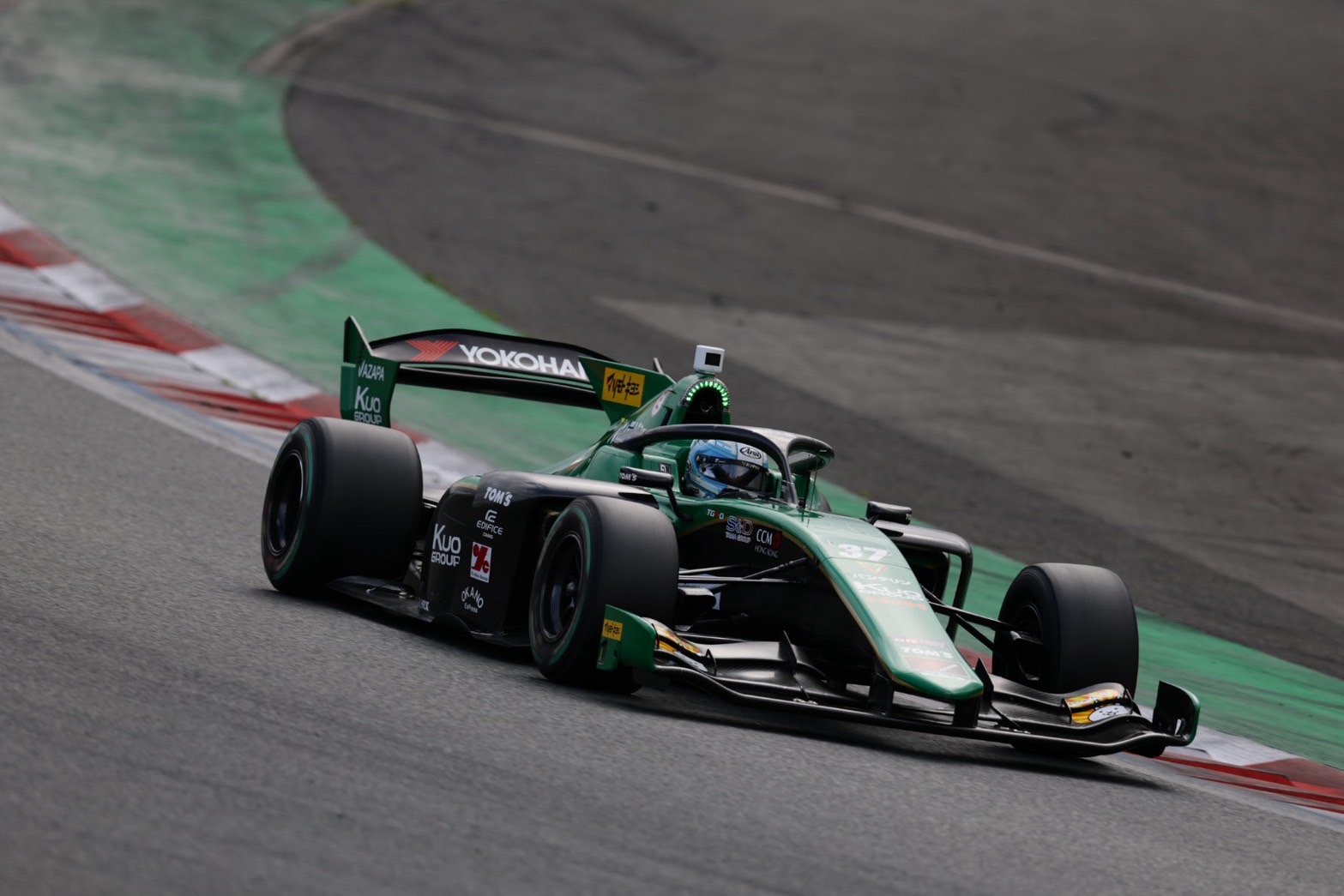 Ohta triunfa en una electrizante carrera de Súper Fórmula en Fuji; Fenestraz, quinto