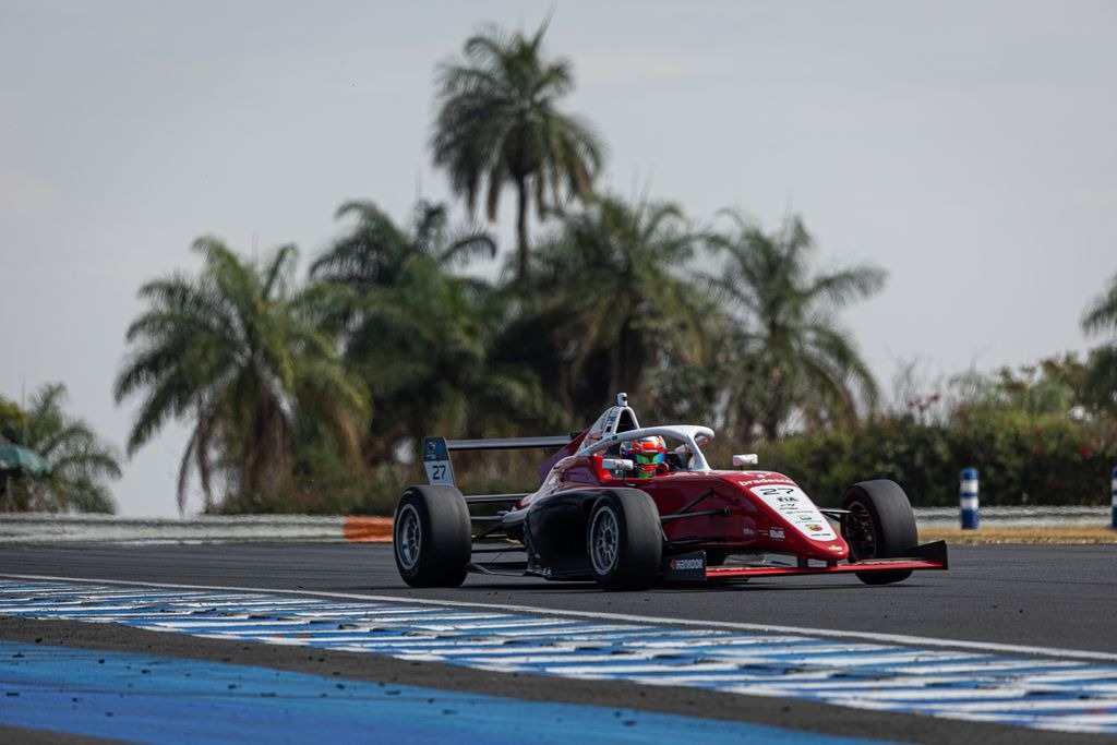 Dall’agnol domina e vence corrida 3 da etapa do Velocitta da F4 Brasil