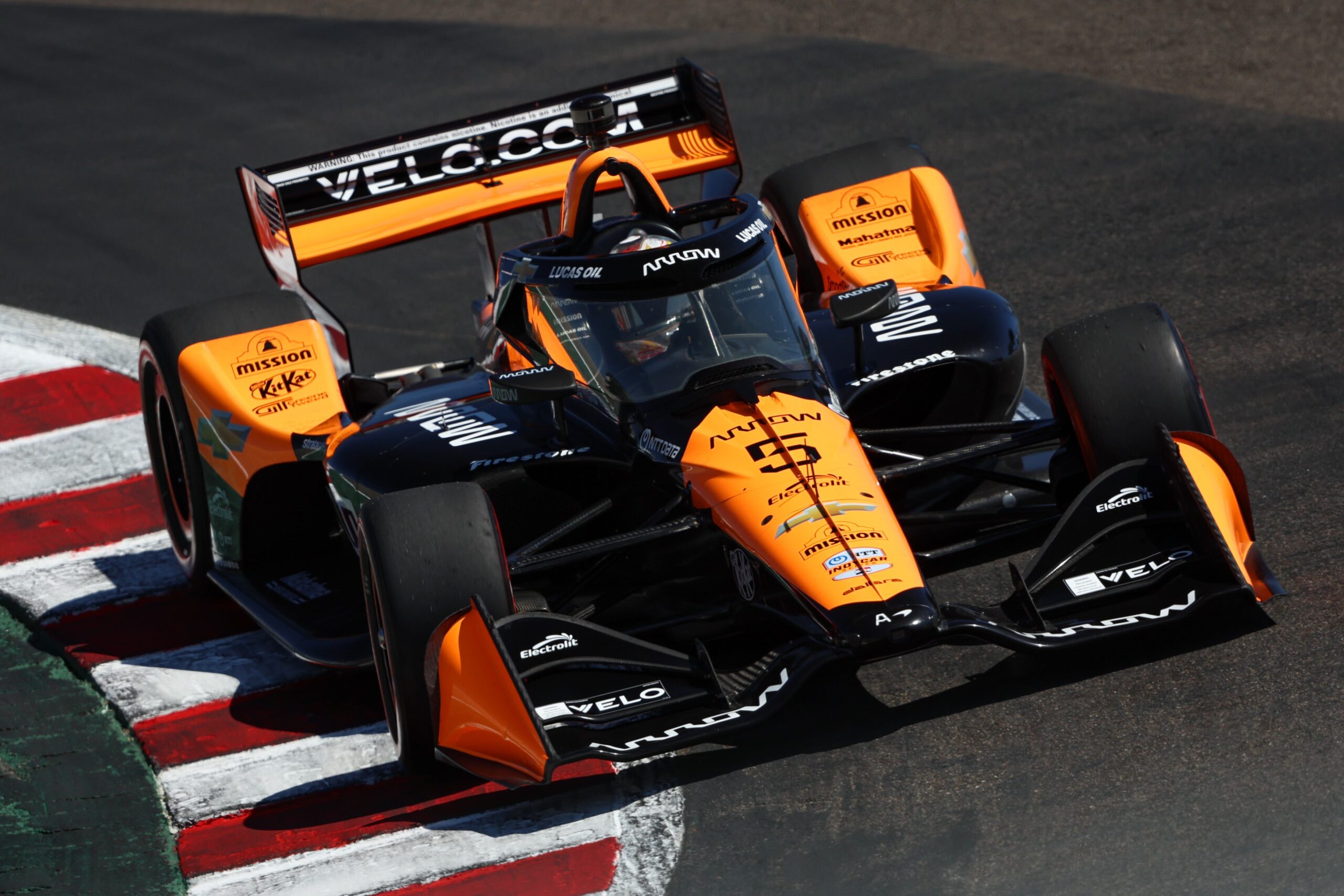 O’Ward exalta “mestre” Palou por pole, mas projeta “grande disputa” em Laguna Seca