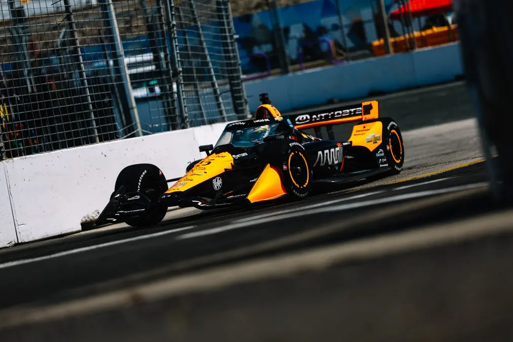 O’Ward vence en alocada carrera de IndyCar en Toronto, Palou se complica y termina 12°