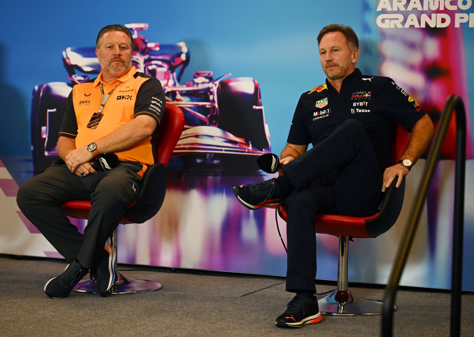 CEO de McLaren dice que «F1 supera rápido», pero lamenta despido de Horner: «Una pena»