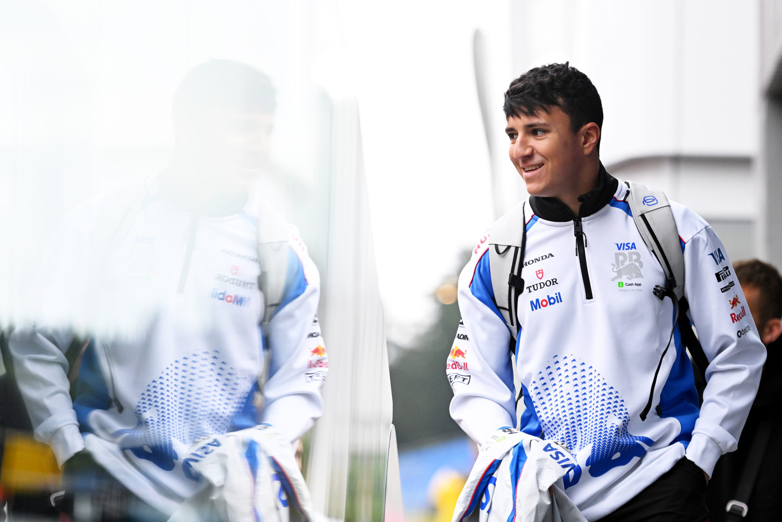 Hadjar admite surpresa, mas diz que “nada muda” com novo chefe da Racing Bulls