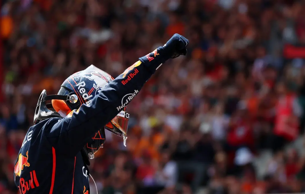 Verstappen pone fin a las especulaciones y confirma que seguirá en Red Bull en 2026