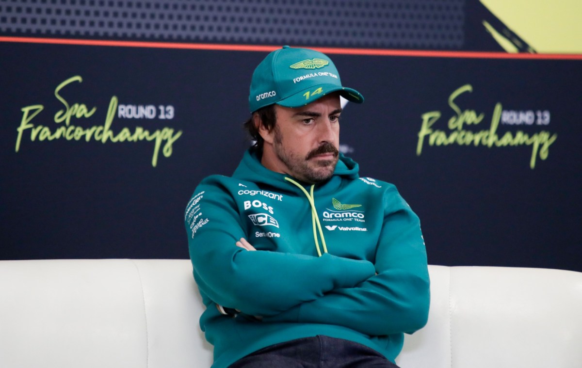 Alonso diz que usou acerto para chuva, mas vê Aston Martin “apenas lenta” em Spa