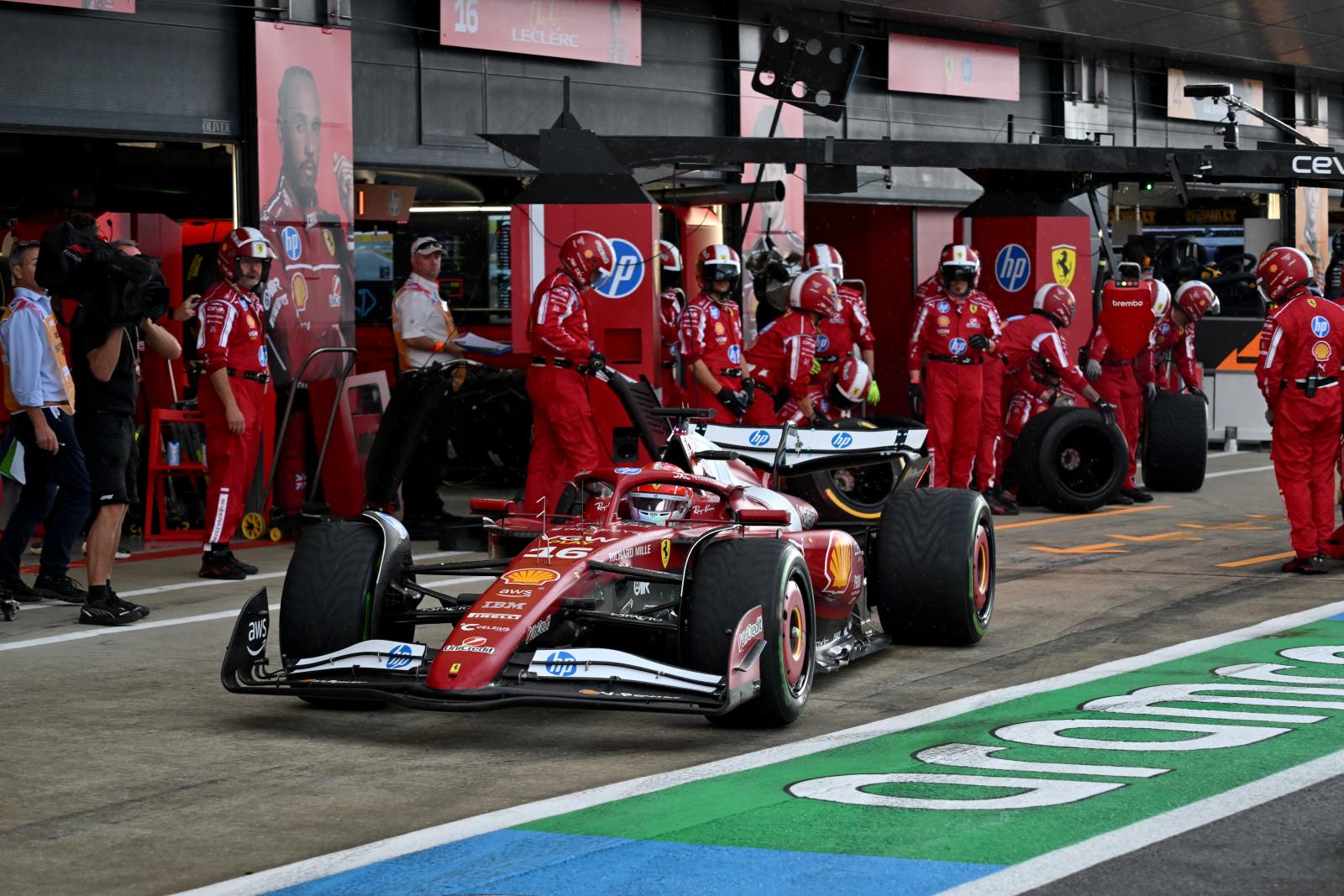 Ferrari fala em “caos” na Inglaterra, mas diz: “Pontuamos mais que Mercedes e Red Bull”