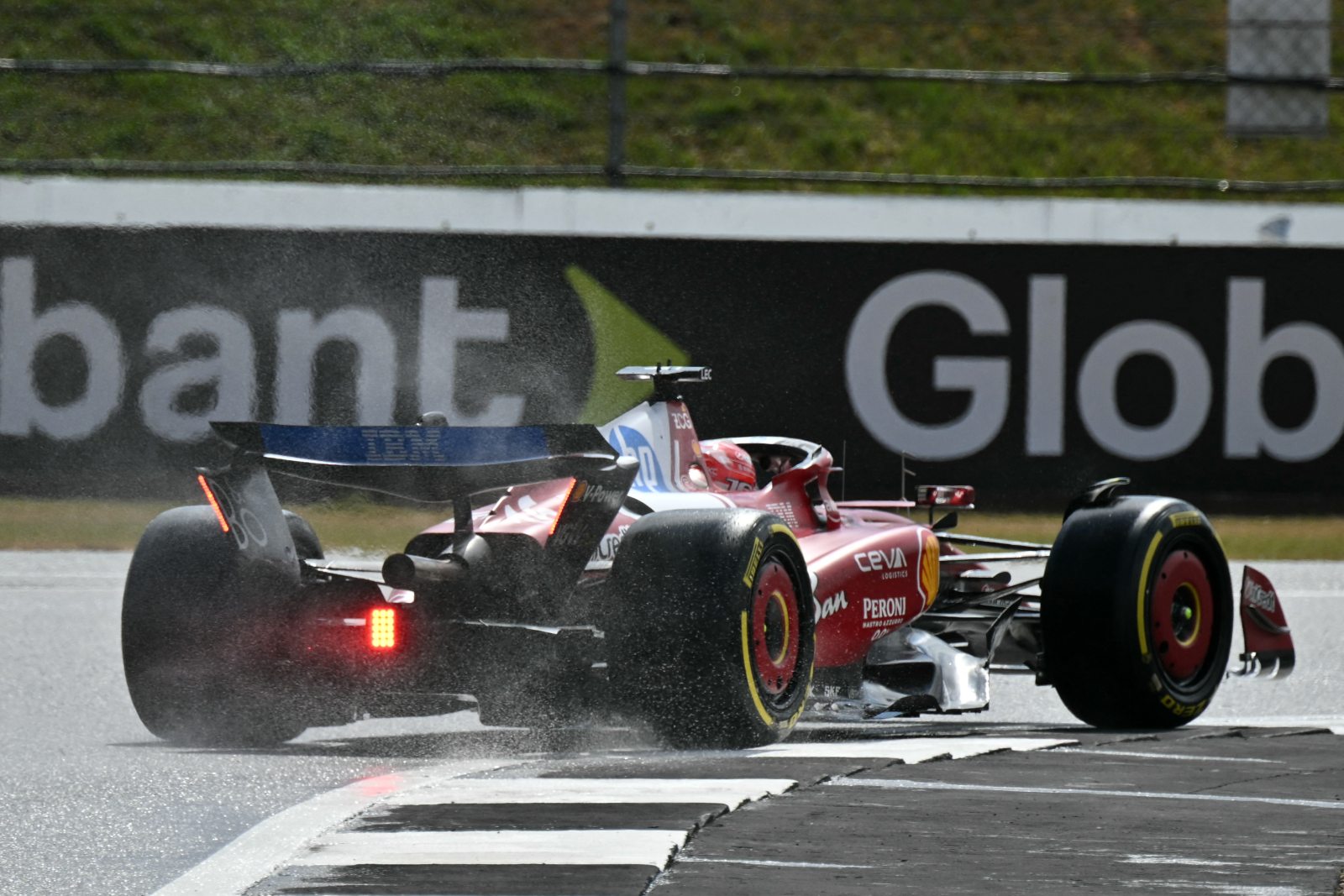 Ferrari vai além de nova suspensão e leva diferentes preparos de asa para GP da Bélgica