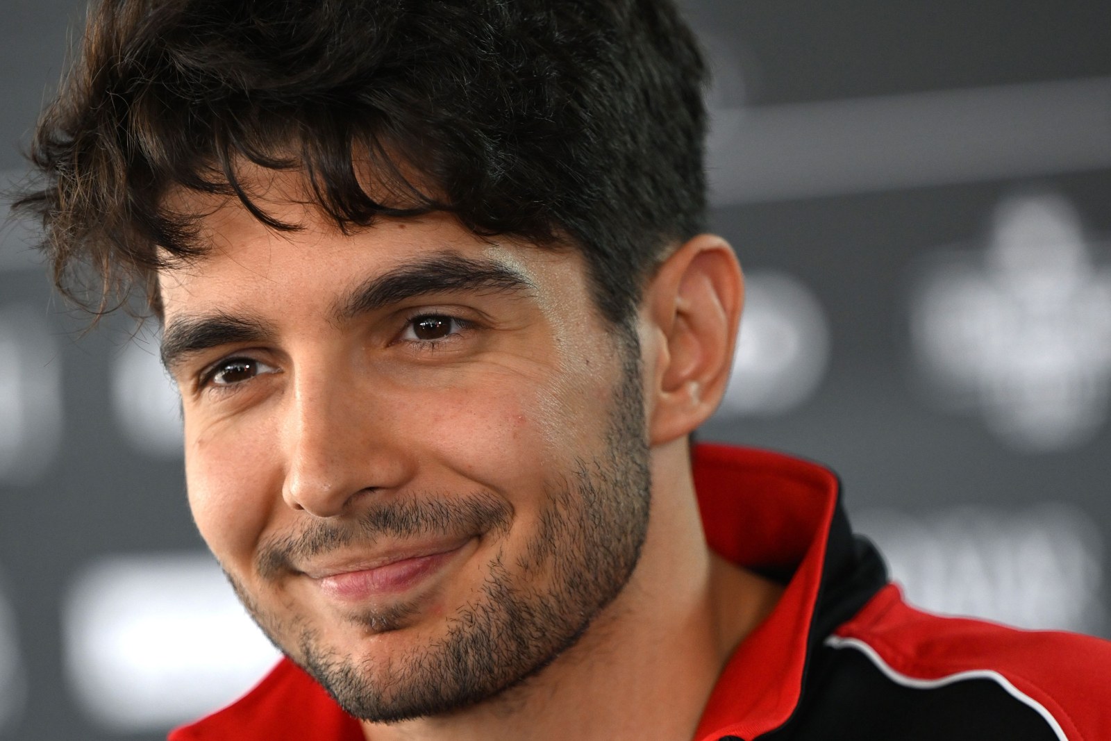 “Podem me dar tapa na cara”: Ocon pede ajuda de amigos para manter humildade apesar de F1