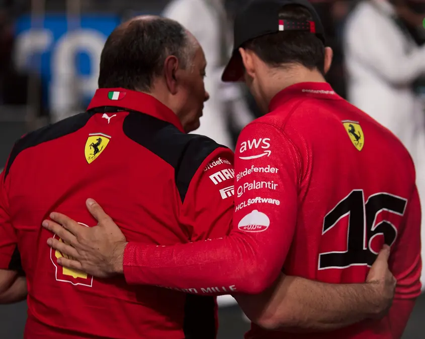 Ferrari destaca la autocrítica de Leclerc, pero advierte: “Se culpa mucho a sí mismo”