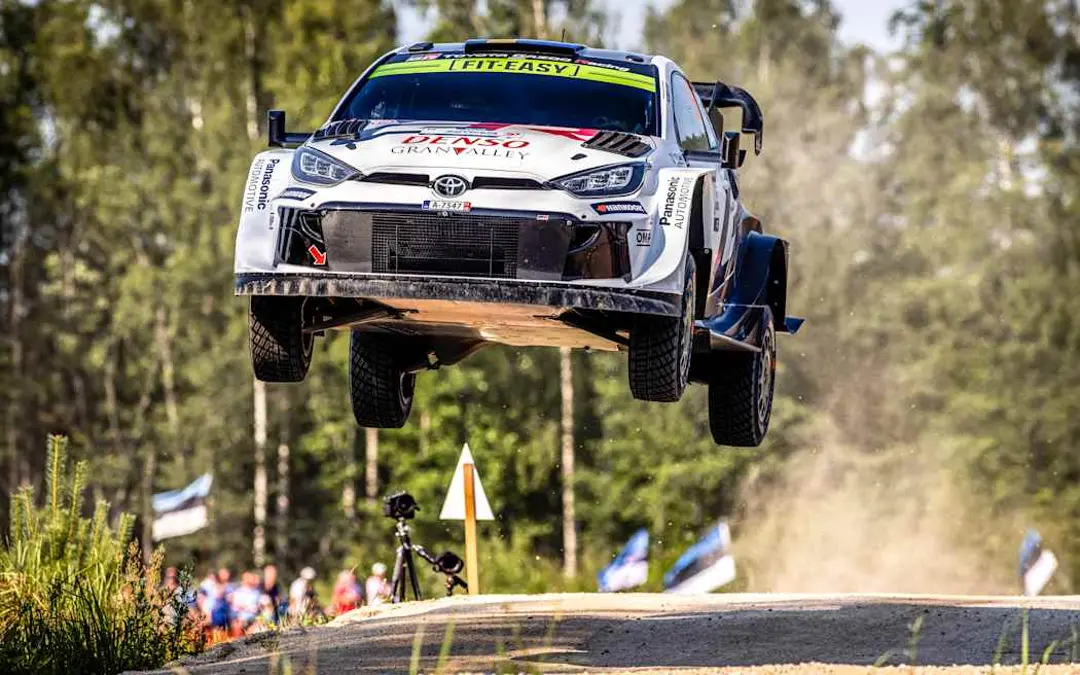 Solberg sorprende, supera a Tänak y lidera el viernes del Rally de Estonia del WRC 2025