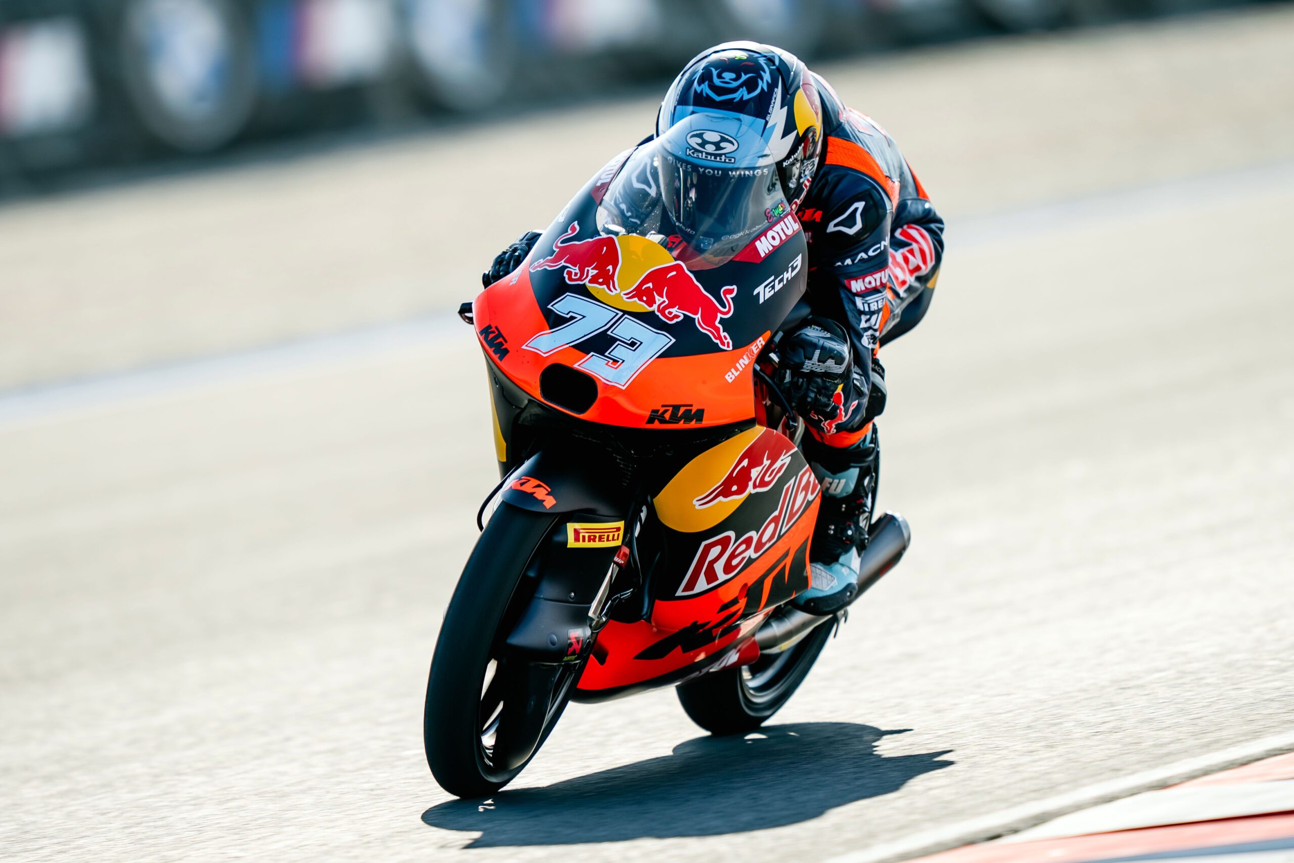 Quiles vence en un tenso GP de Hungría de Moto3 por solo 0.018s sobre Perrone