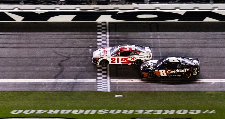 Flórida manda remover faixas de pedestre quadriculadas em frente a Daytona